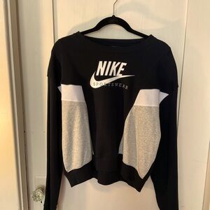 Nike Women's Black, White, and Gray Sportswear